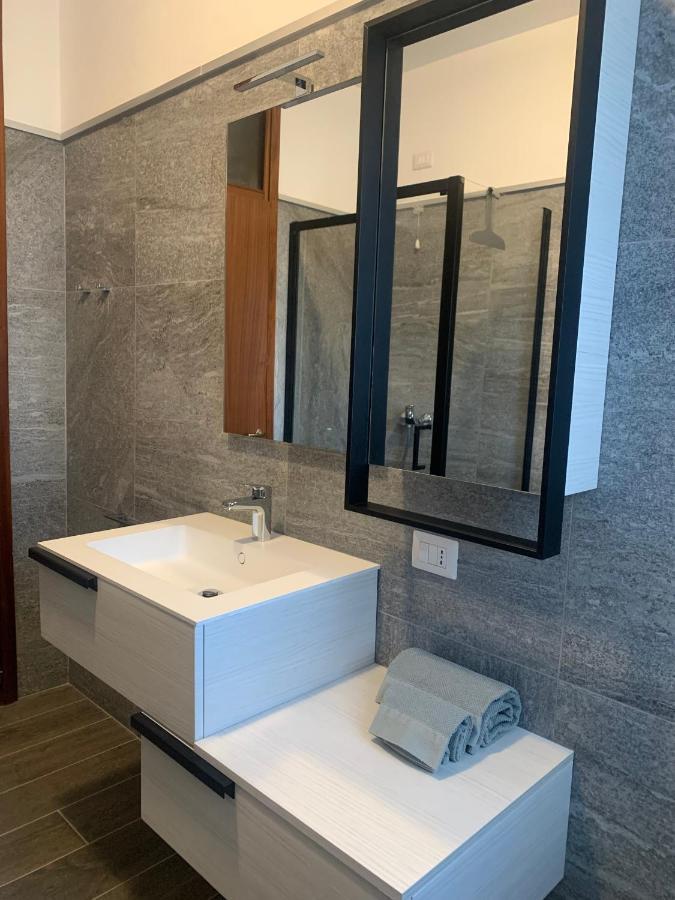 Lario Promenade: Family Friendly Apartment In Комо Экстерьер фото